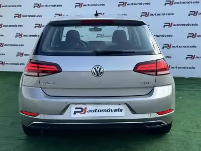 Volkswagen Golf 2017 - 14850 EUR, 162567 km - AUTO.MOTO.pt - 162567km - foto 7 de 20