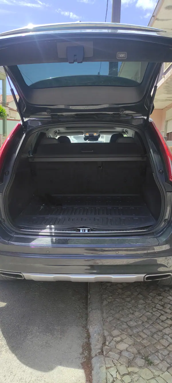 Volvo XC 60 2014 - 16000 EUR, 180000 km - AUTO.MOTO.pt - 180000km - foto 12 de 12