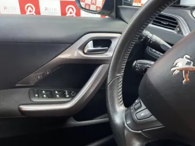 Peugeot 2008 2016 - 10990 EUR, 184350 km - 184350km - foto 17 de 19