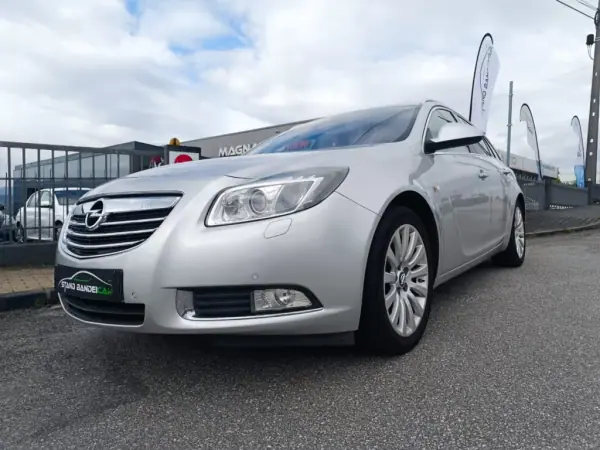 Opel Insignia Sports Tourer 2009 - 7500 EUR, 266000 km - AUTO.MOTO.pt - 266000km - foto 6 de 24
