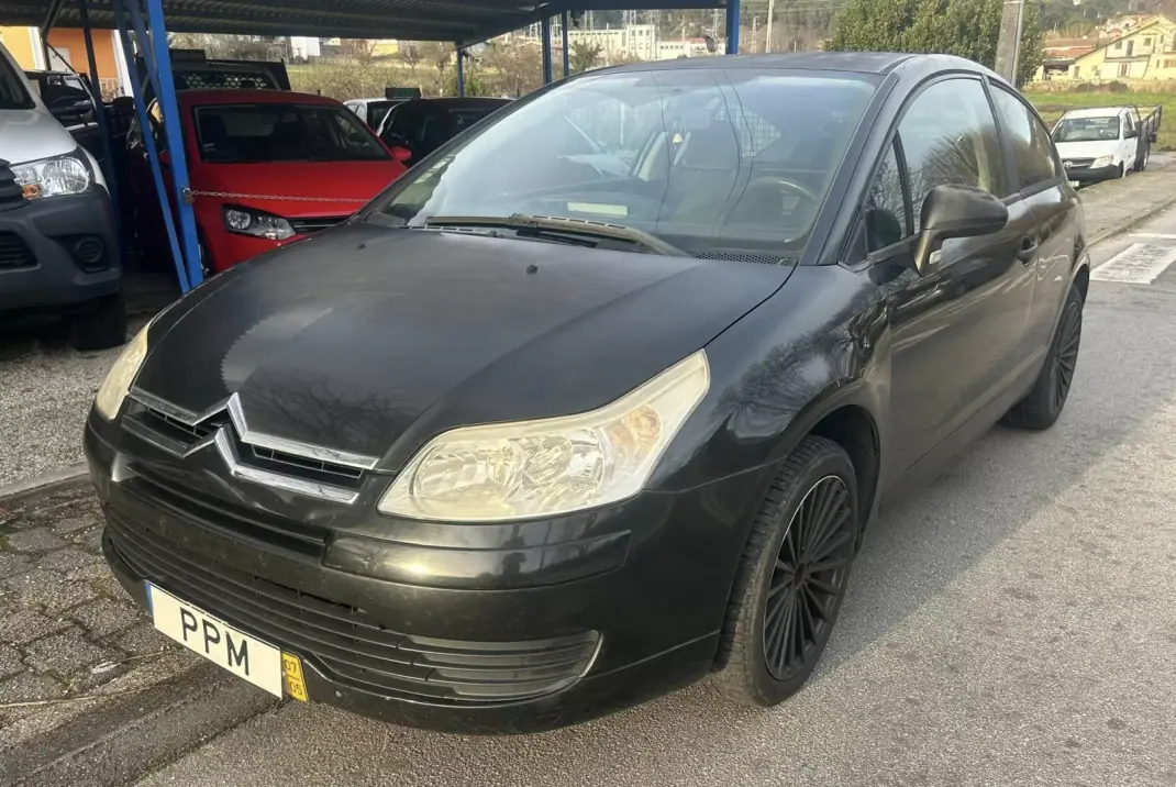 Citroën C4 2007 - 3250 EUR, 240000 km - AUTO.MOTO.pt - 240000km - foto 1 de 8