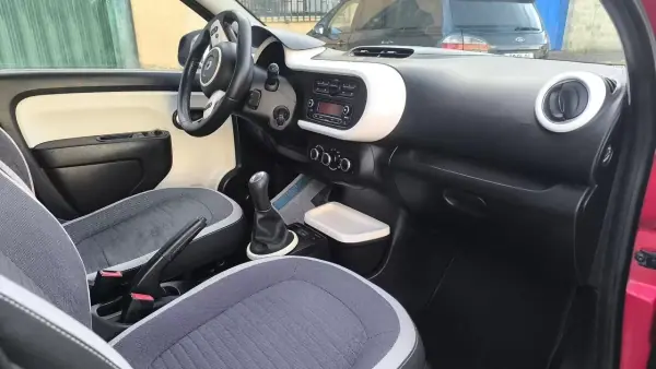 Renault Twingo 2014 - 6900 EUR, 150000 km - AUTO.MOTO.pt - 150000km - foto 7 de 14