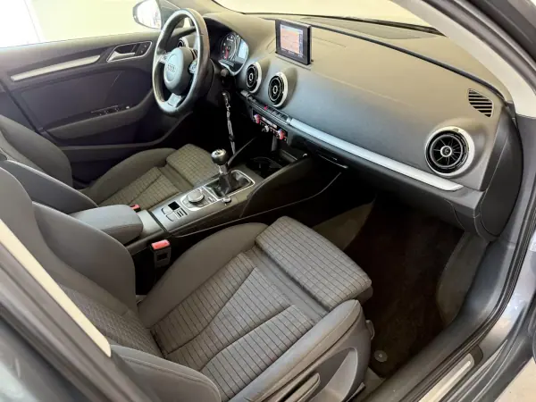 Audi A3 Sportback 2016 - 16000 EUR, 158000 km - AUTO.MOTO.pt - 158000km - foto 46 de 94
