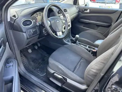 Ford Focus 2006 - 5500 EUR, 179978 km - AUTO.MOTO.pt - 179978km - foto 5 de 15