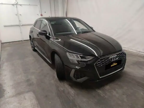 Audi A3 Sportback 2022 - 27990 EUR, 43124 km - AUTO.MOTO.pt - 43124km - foto 3 de 12