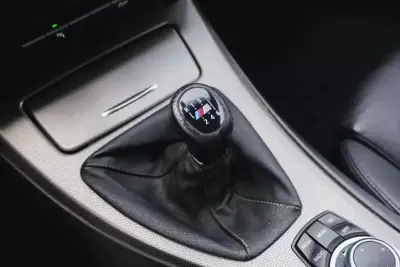 BMW 320 2016 - 18900 EUR, 230000 km - AUTO.MOTO.pt - 230000km - foto 22 de 28