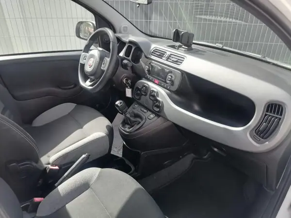 Fiat Panda 2022 - 10900 EUR, 74186 km - AUTO.MOTO.pt - 74186km - foto 8 de 12