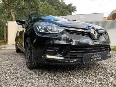 Renault Clio Sport Tourer 2019 - 13999 EUR, 127245 km - AUTO.MOTO.pt - 127245km - foto 36 de 53