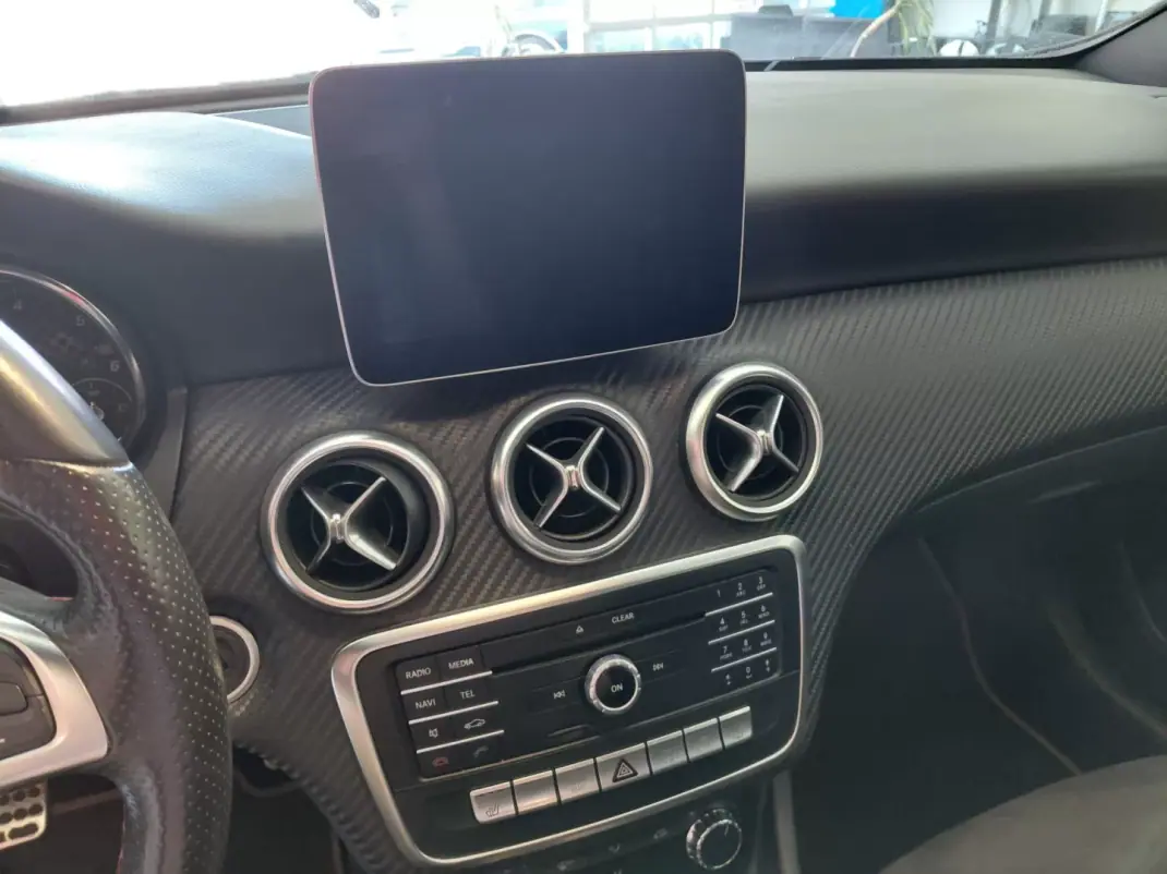 Mercedes-Benz A 180 2018 - 16900 EUR, 212000 km - AUTO.MOTO.pt - 212000km - foto 13 de 21