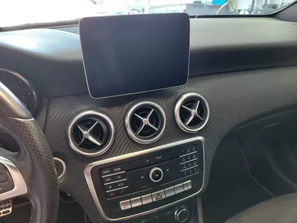 Mercedes-Benz A 180 2018 - 16900 EUR, 212000 km - AUTO.MOTO.pt - 212000km - foto 13 de 21
