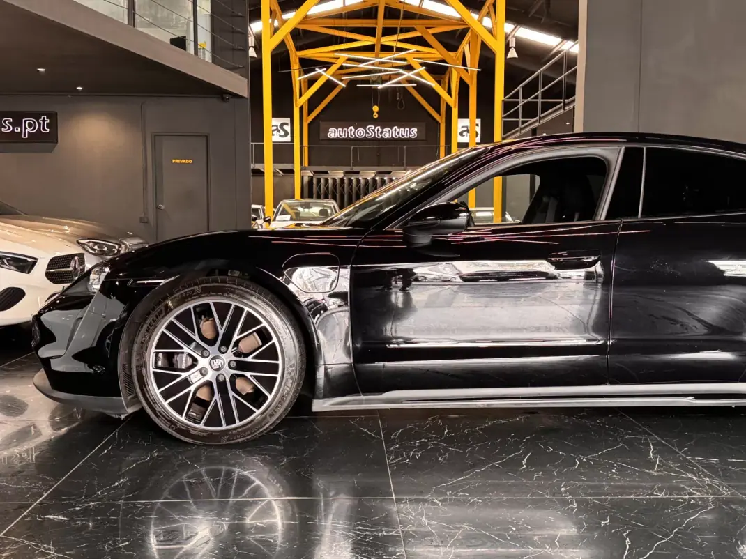 Porsche Taycan 2023 - 79990 EUR, 39100 km - AUTO.MOTO.pt - 39100km - foto 8 de 36