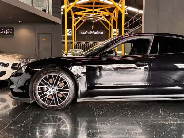 Porsche Taycan 2023 - 76875 EUR, 39100 km - AUTO.MOTO.pt - 39100km - foto 8 de 36