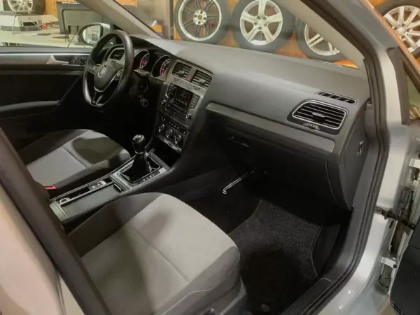 Volkswagen Golf 2014 - 15900 EUR, 159000 km - AUTO.MOTO.pt - 159000km - foto 13 de 13