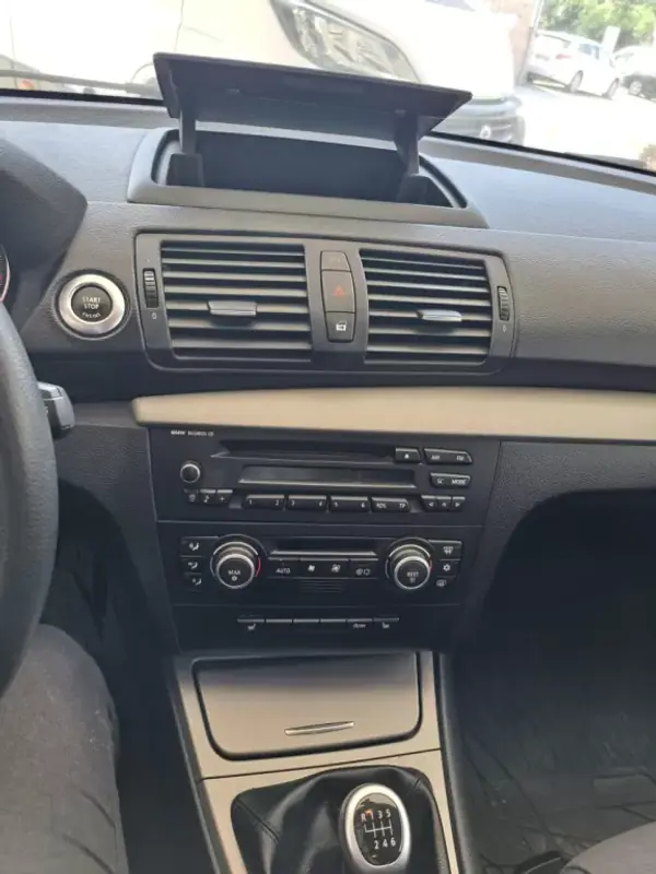 BMW 118 2008 - 8250 EUR, 299950 km - AUTO.MOTO.pt - 299950km - foto 7 de 13