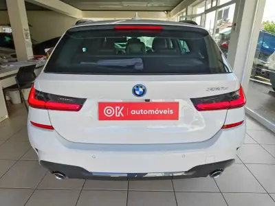 BMW 330 2022 - 36750 EUR, 83300 km - AUTO.MOTO.pt - 83300km - foto 9 de 38