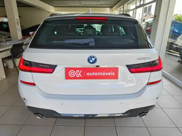 BMW 330 2022 - 36750 EUR, 83300 km - AUTO.MOTO.pt - 83300km - foto 9 de 38
