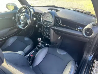 MINI Cooper 2012 - 13400 EUR, 129800 km - AUTO.MOTO.pt - 129800km - foto 16 de 20