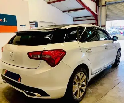 Citroën DS5 2013 - 11900 EUR, 179480 km - AUTO.MOTO.pt - 179480km - foto 4 de 11
