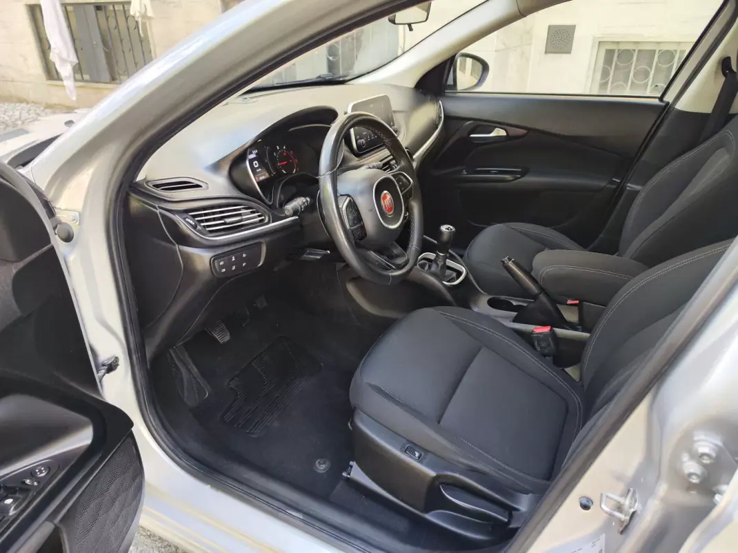 Fiat Tipo Station Wagon 2019 - 10780 EUR, 103800 km - AUTO.MOTO.pt - 103800km - foto 13 de 38