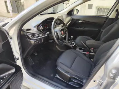 Fiat Tipo Station Wagon 2019 - 10780 EUR, 103800 km - AUTO.MOTO.pt - 103800km - foto 13 de 38