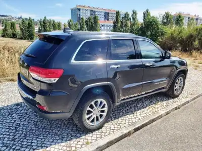Jeep Grand Cherokee 2016 - 34950 EUR, 135350 km - AUTO.MOTO.pt - 135350km - foto 13 de 60