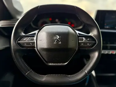 Peugeot 208 2020 - 13950 EUR, 98000 km - AUTO.MOTO.pt - 98000km - foto 19 de 26