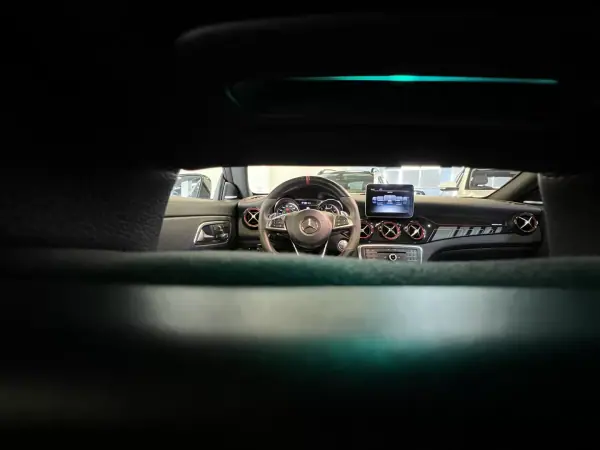 Mercedes-Benz CLA 45 AMG 2019 - 39990 EUR, 95000 km - AUTO.MOTO.pt - 95000km - foto 13 de 57