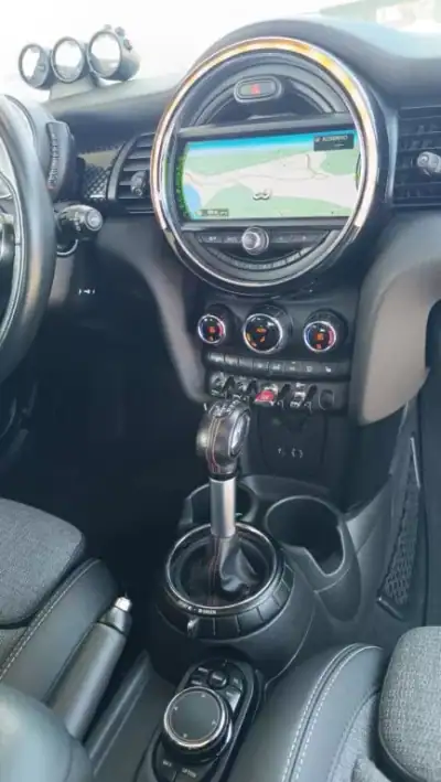 MINI Cooper 2017 - 19990 EUR, 147145 km - AUTO.MOTO.pt - 147145km - foto 22 de 24