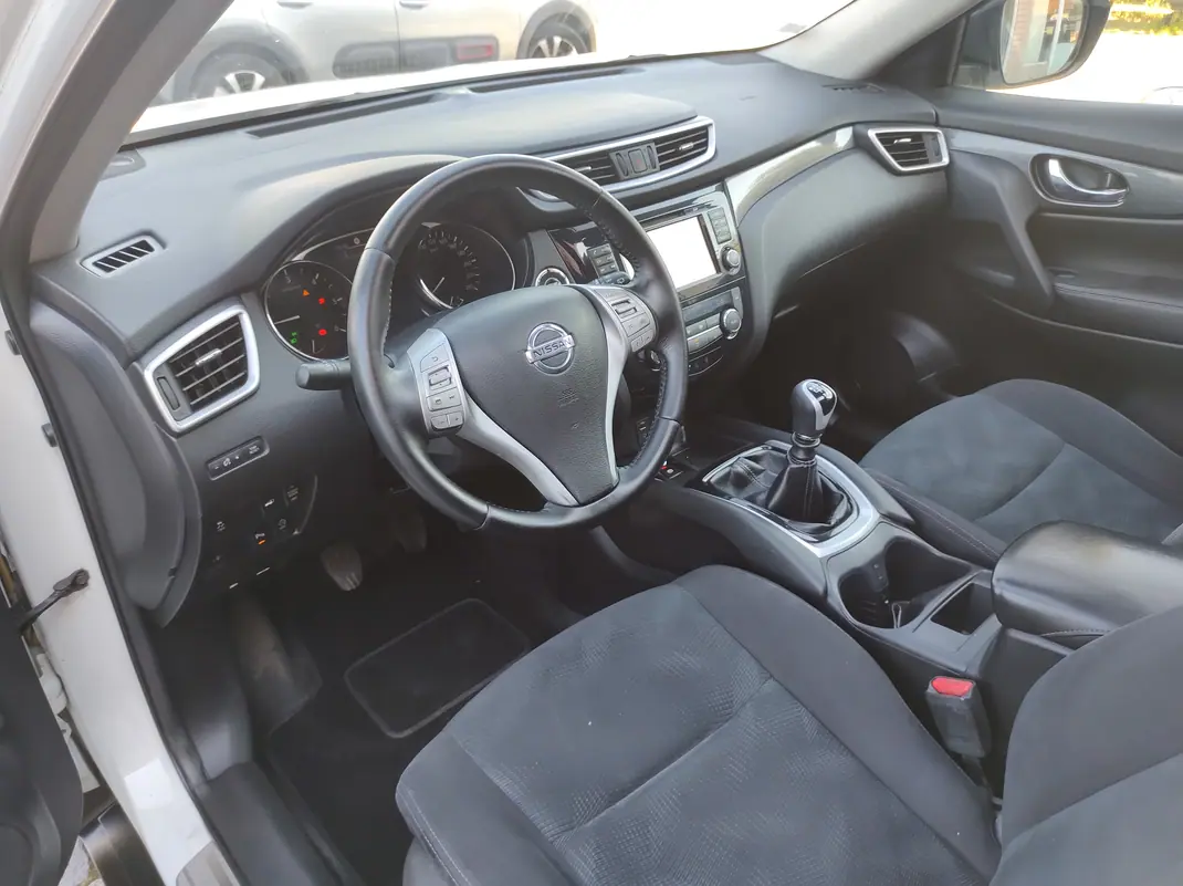 Nissan X-Trail 2016 - 13900 EUR, 207000 km - AUTO.MOTO.pt - 207000km - foto 9 de 15