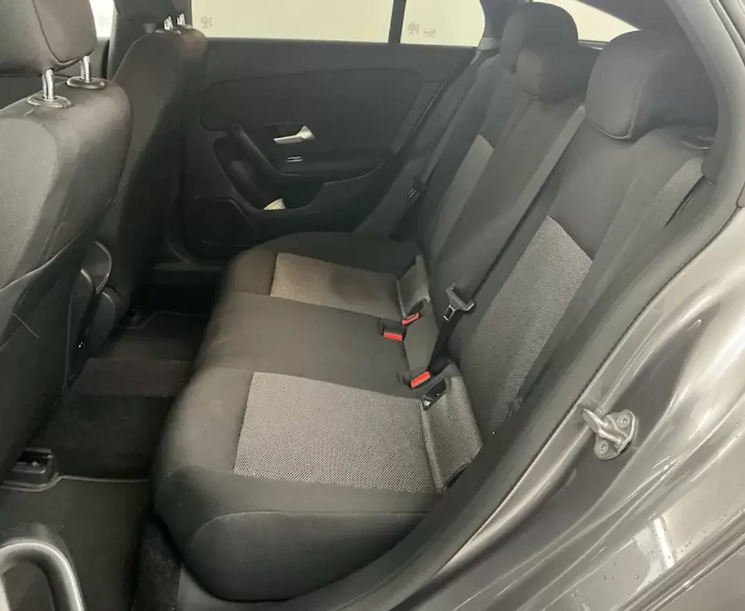 Mercedes-Benz CLA 180 2020 - 19400 EUR, 133315 km - AUTO.MOTO.pt - 133315km - foto 5 de 7