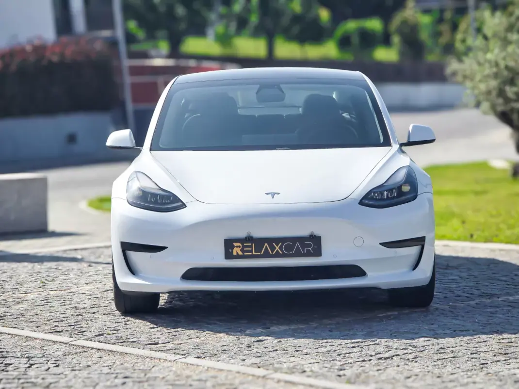 Tesla Model 3 2021 - 24990 EUR, 113300 km - AUTO.MOTO.pt - 113300km - foto 7 de 26