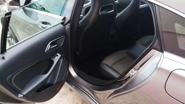 Mercedes-Benz CLA 180 2016 - 16950 EUR, 176000 km - AUTO.MOTO.pt - 176000km - foto 13 de 32