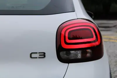 Citroën C3 2016 - 10990 EUR, 138000 km - AUTO.MOTO.pt - 138000km - foto 12 de 30