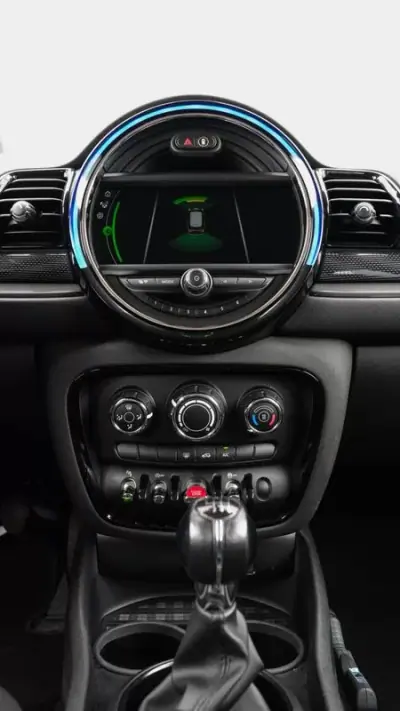 MINI Clubman 2018 - 24999 EUR, 131000 km - AUTO.MOTO.pt - 131000km - foto 7 de 37