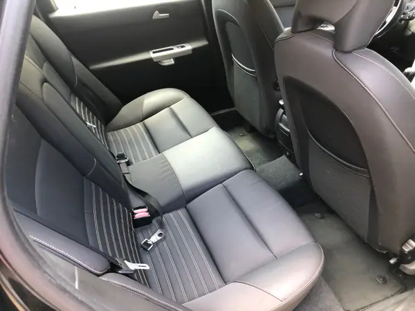 Volvo V50 2011 - 4750 EUR, 311000 km - AUTO.MOTO.pt - 311000km - foto 9 de 10