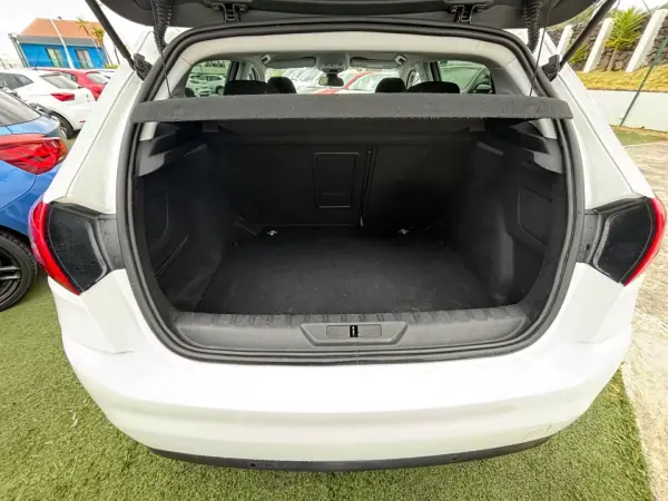 Peugeot 308 2018 - 15990 EUR, 149065 km - AUTO.MOTO.pt - 149065km - foto 14 de 14