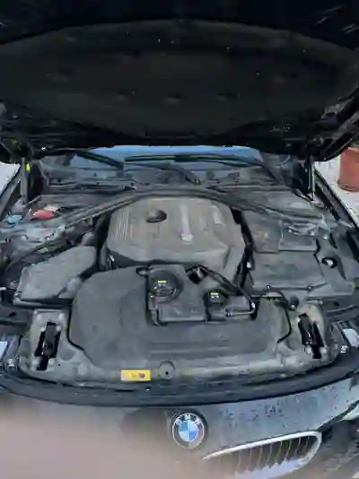 BMW 330e 2017 - 21900 EUR, 121 km - AUTO.MOTO.pt - 121km - foto 7 de 9
