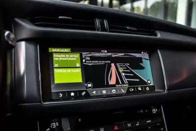 Jaguar XF Sportbrake 2019 - 23990 EUR, 147458 km - AUTO.MOTO.pt - 147458km - foto 41 de 45