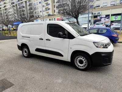 Citroën Berlingo 1.6 HDI ,3 Lug. Longa , Iva dedutivel 2019 - 13480 EUR, 182000 km - AUTO.MOTO.pt - 182000km - foto 17 de 28