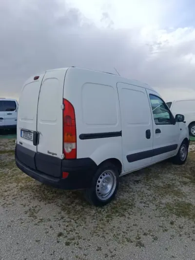 Renault Kangoo 2004 - 3000 EUR, 280000 km - AUTO.MOTO.pt - 280000km - foto 3 de 4