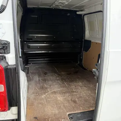 Peugeot Expert 2016 - 12990 EUR, 180000 km - AUTO.MOTO.pt - 180000km - foto 10 de 27