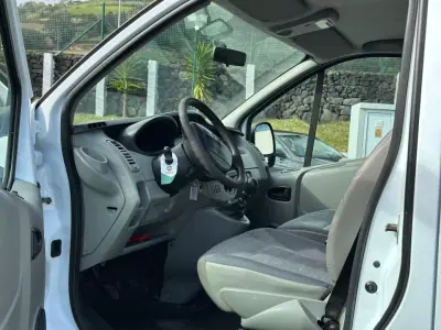 Renault TRAFIC L2H1 125CV 2014 - 16990 EUR, 98646 km - AUTO.MOTO.pt - 98646km - foto 9 de 16