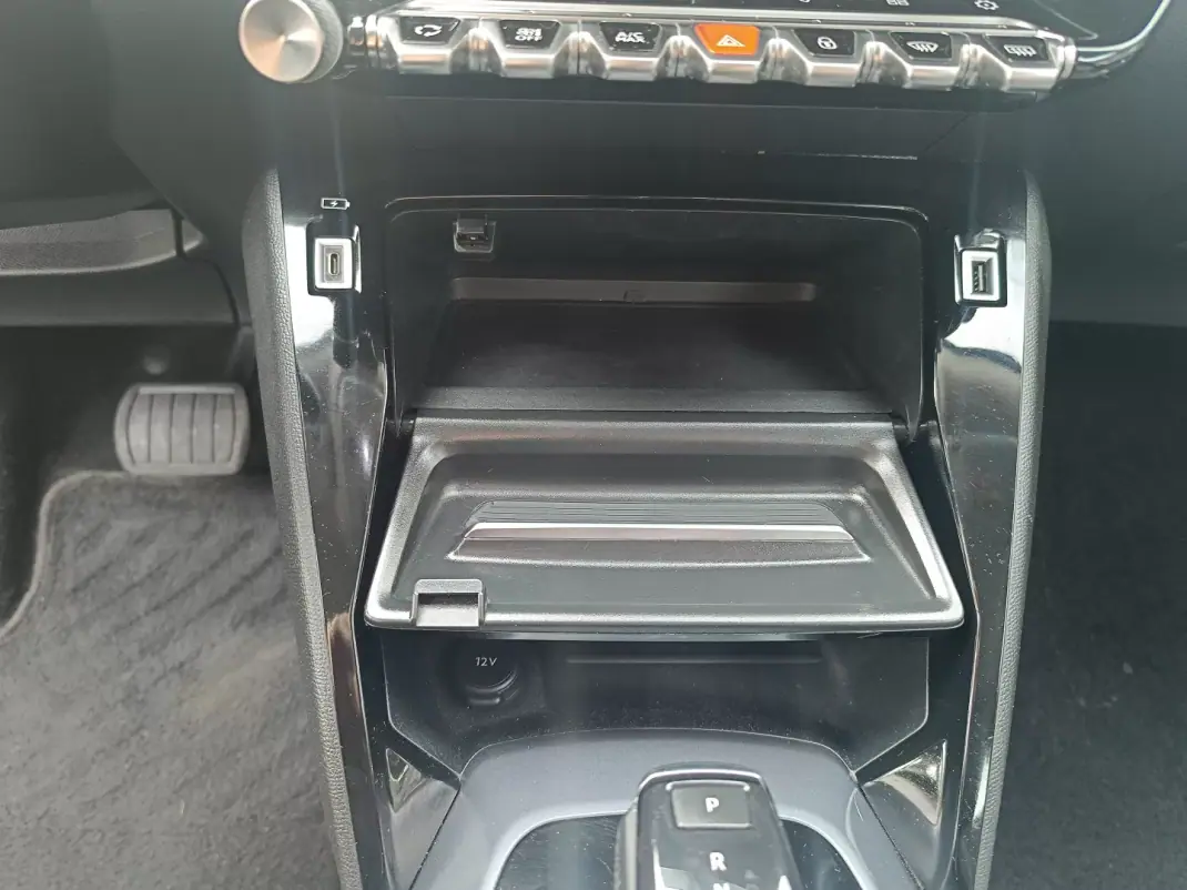 Peugeot 2008 2020 - 15900 EUR, 124990 km - AUTO.MOTO.pt - 124990km - foto 26 de 37