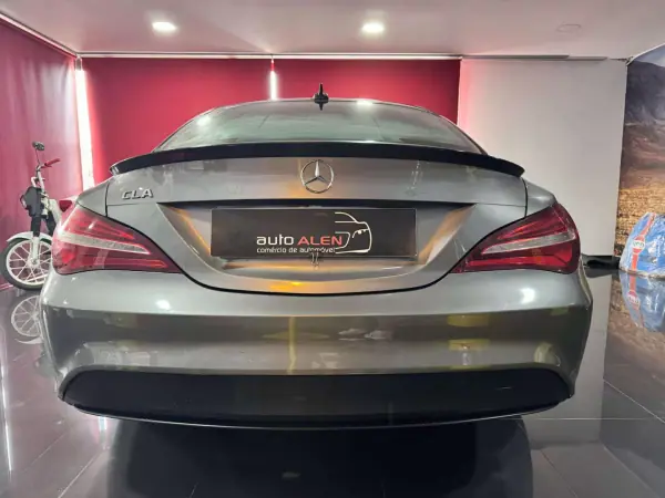 Mercedes-Benz CLA 180 2018 - 21500 EUR, 179900 km - AUTO.MOTO.pt - 179900km - foto 7 de 25