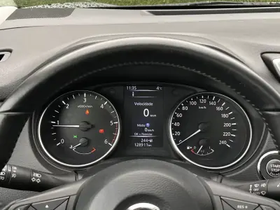 Nissan Qashqai 2017 - 18500 EUR, 128000 km - AUTO.MOTO.pt - 128000km - foto 17 de 27