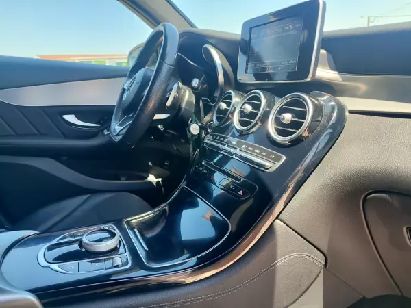 Mercedes-Benz GLC 250 2018 - 43900 EUR, 83000 km - AUTO.MOTO.pt - 83000km - foto 21 de 29