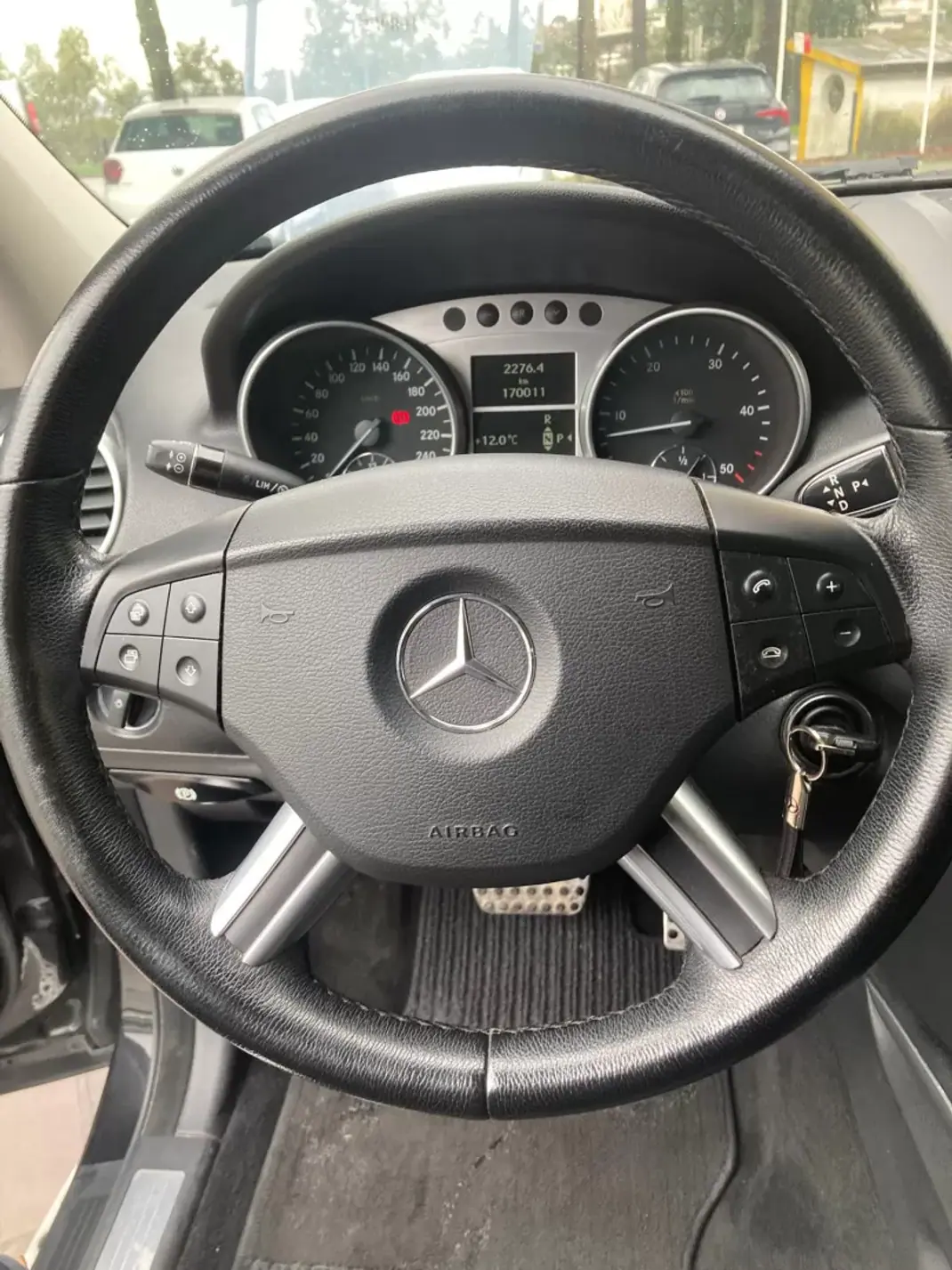 Mercedes-Benz ML 320 2006 - 16890 EUR, 170000 km - AUTO.MOTO.pt - 170000km - foto 6 de 20