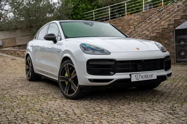 Porsche Cayenne Coupé 2022 - 108888 EUR, 92000 km - AUTO.MOTO.pt - 92000km - foto 28 de 65