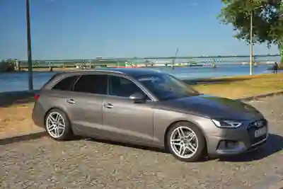 Audi A4 Avant 2020 — foto 4 de 14