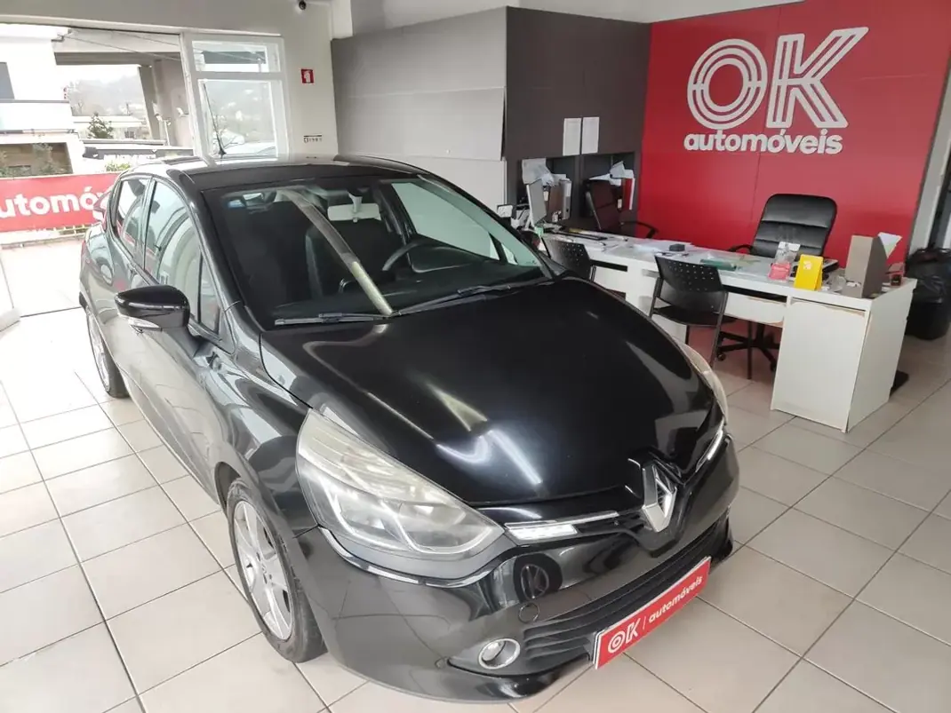 Renault Clio 2014 - 8750 EUR, 109100 km - AUTO.MOTO.pt - 109100km - foto 2 de 30
